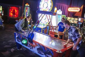 Dave & Busters