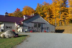 wohlschlegels-naples-exterior-maple-farm