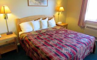 Small Room One King Bed