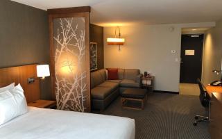 King Mountain View Room