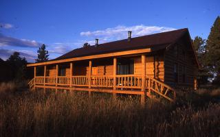 Red Canyon Lodge Ponderosa Cabin