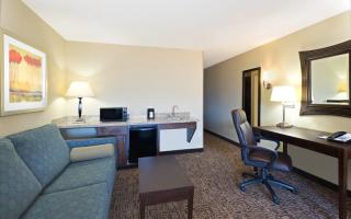 Holiday Inn Richfield Suite 3