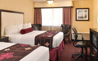 2 Queen Beds - Coral Hills