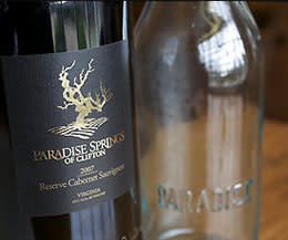 Paradise Springs Winery: Label