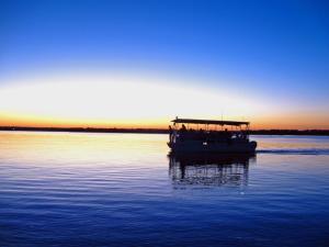 Tour boat