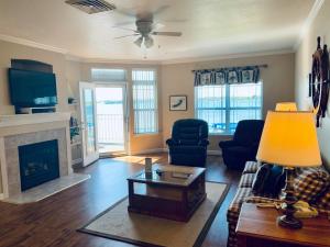 Delavan Lake Suite 2