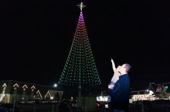 Lighting of Santa's Great Big LED Tree of Lights