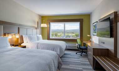 Ski Stay In Kelowna Bc Hotels In Kelowna