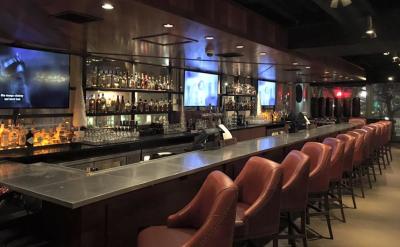 Former Patriot Jarvis Green S Favorite Spots To Watch Football In Providence S Newest Contemporary Yet Vintage Upscale Sports Bar And Restaurant The Vig Has Become A Fast Favorite With Comfort Food Craft Tails
