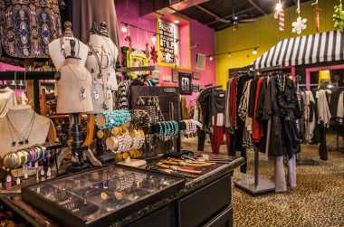 Shopping In Beaumont Malls Antiques Specialty Boutiques