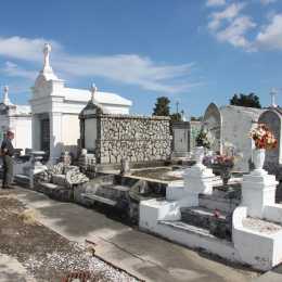Pictures of cemeteries in new orleans