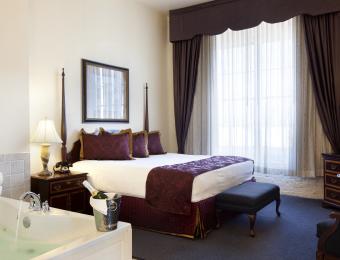 Romantic One Bedroom Jacuzzi Suite
