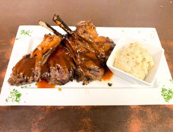 AVI Seabar and Chophouse Food