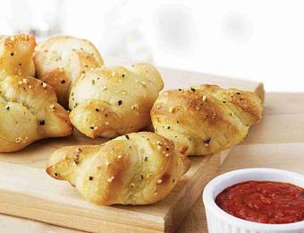 Papa John's Knots Visit Wichita