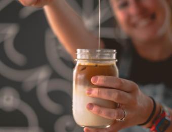 Flavors iced bee's knees latte