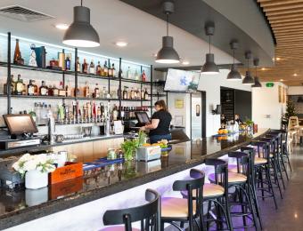 Meddys Greenwich_Bar-Craft-Cocktails