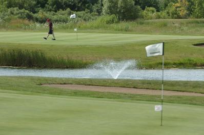 Lake_Forest_Golf_Club.jpg