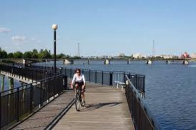 Bay City Area Riverwalk Railtrail Bay City Mi 48706