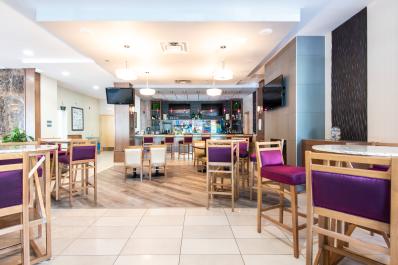 DoubleTree 2022 Restaurant (2)