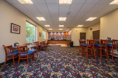 Super 8 2022 Hill Breakfast