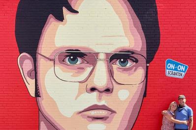 onandonscranton_Instagram_Dwight_Schrute_Mural_On_On