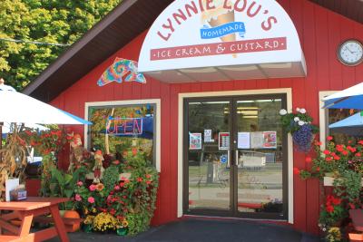 Exterior of Lynnie Lou's Icecream & Custard