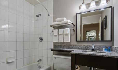 Best Western Northwest Indiana Inn Hammond Guest Room Bath