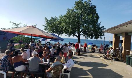 Wells-street-beach-tables