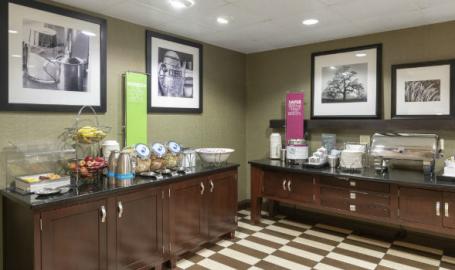 Hampton Inn & Suites Hotel Breakfast 3