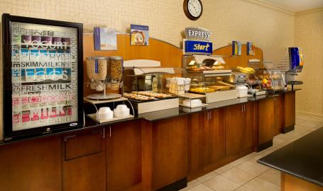 Holiday Inn Express Schererville Hotel breakfast