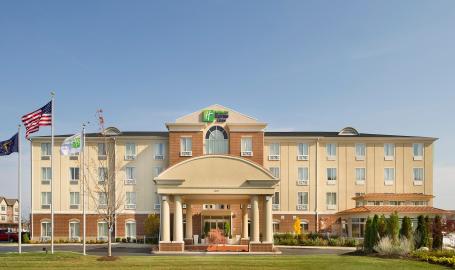 Holiday Inn Express Schererville Hotel Exterior