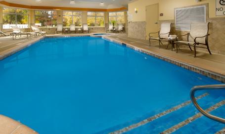Holiday Inn Express Schererville Hotel Pool