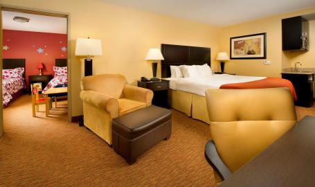 Holiday Inn Express Schererville Hotel suite