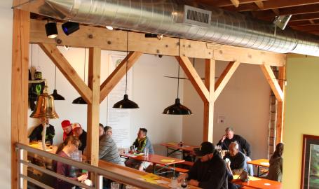 New Oberfalz Griffith Brewery Customers at the Bar