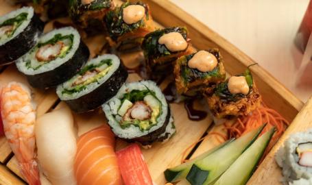 Umi Wooden Boat Sushi Tray