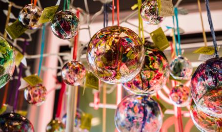 lifestyles-ornaments