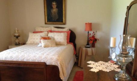 Moran Inn DeMotte B&B room