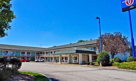 Motel 6-Exterior