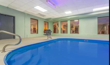 Days Inn Hammond Pool