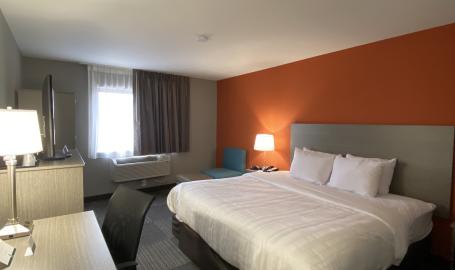 Quality Inn Hammond King room