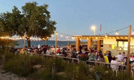 wells-street-beach-restaurant