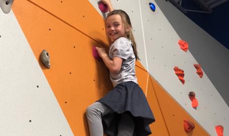 sky-zone-schererville-rock-climb