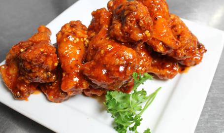 White Rhino Bar and Grill Dyer Wings