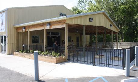 Wildrose Brewing Griffith patio