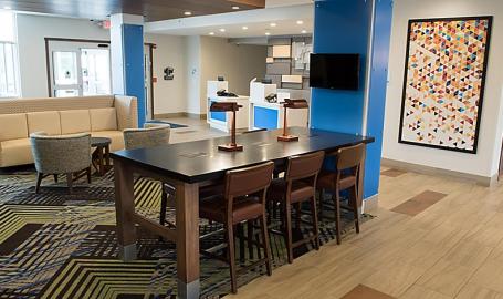 Holiday Inn Express Merrillville Lobby