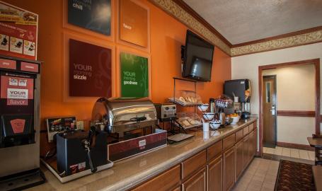 Comfort Inn Hotel Michigan City breakfast