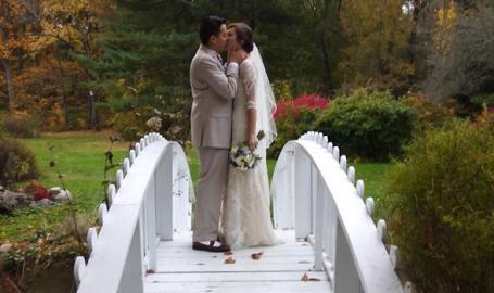 Friendship Botanic Gardens wedding bride and groom