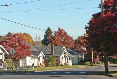 Wood Avenue in Sumner in fall