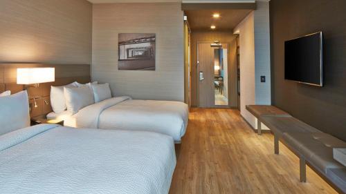 AC Hotel Room