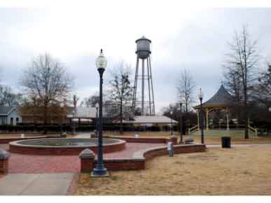 Courtland Square in north Alabama